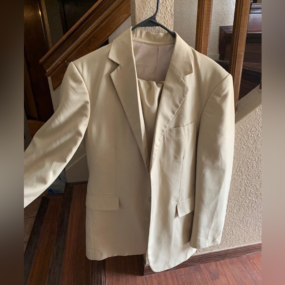 Tan Gucci suit with slacks - Picture 1 of 1